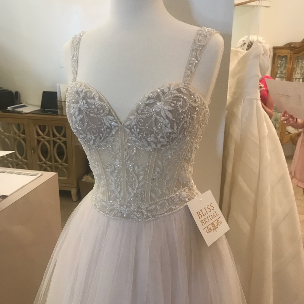 Meet your Posher, Olivia